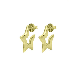 Marilyn Hoops, Medium